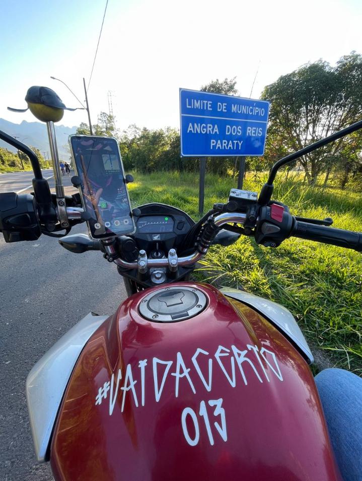 Blessed Express na moto em Angra dos Reis